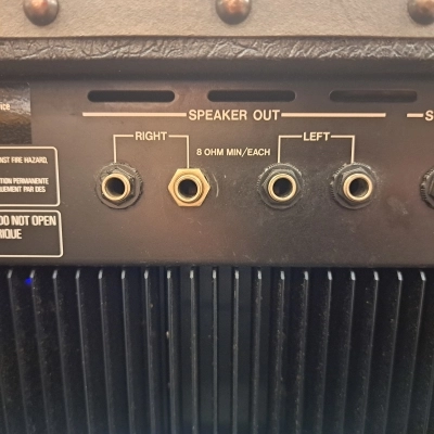 ROLAND JAZZ CHORUS 120H 2